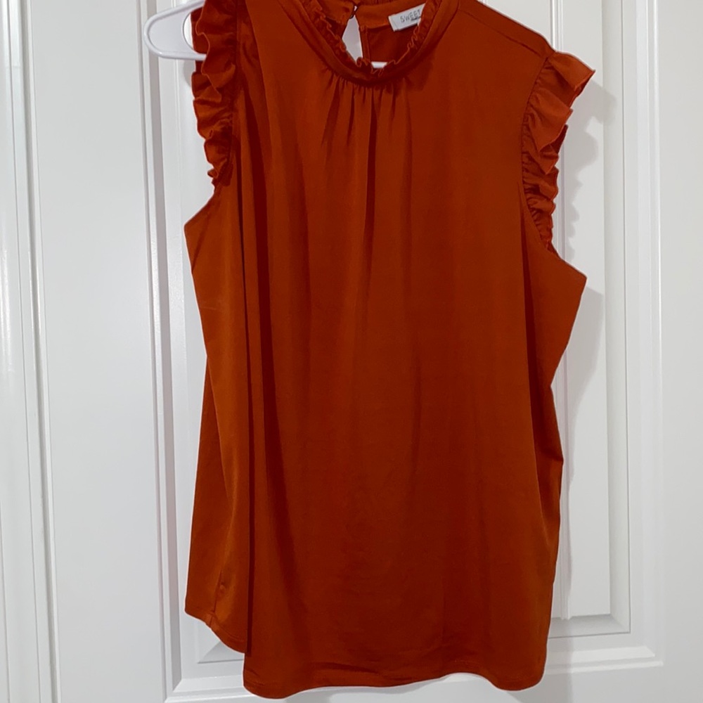 Like new burnt orange shirt